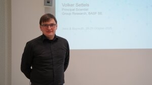 First visitor of COIN: Dr. Volker Settels