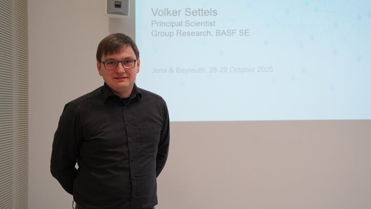 Erster Besucher von COIN: Dr. Volker Settels
